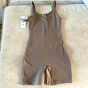 Aritzia TNA Life Romper - Turner Taupe 2XS